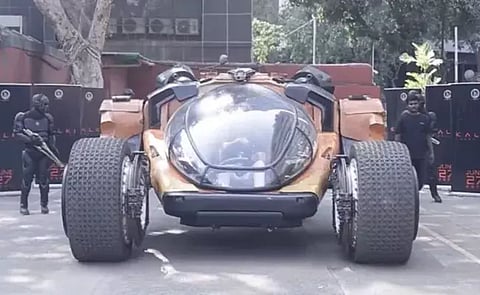 ஒரு டயரே 1000 கிலோ... புஜ்ஜி வாகனத்தின் வியக்க வைக்கும் சிறப்பம்சங்கள்