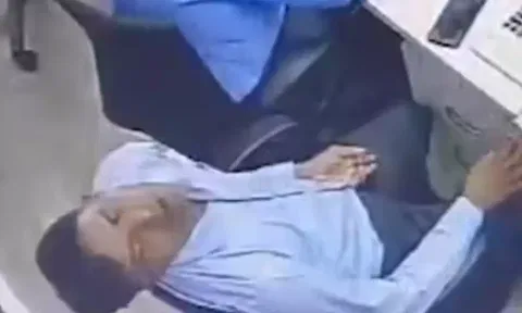 பணியில் ஈடுபட்டிருந்தபோது மாரடைப்பு- நாற்காலியில் சரிந்தபடி உயிரைவிட்ட வங்கி மேலாளர்
