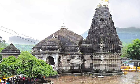 ஆச்சரியம் நிரம்பிய திரியம்பகேஸ்வரர் கோவில்