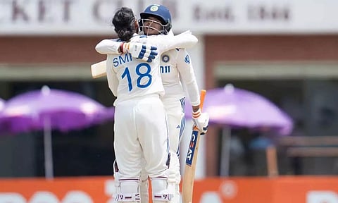 90 வருட பெண்கள் கிரிக்கெட் வரலாற்றில் சாதனைப் படைத்த ஸ்மிரிதி மந்தனா- ஷபாலி வர்மா ஜோடி