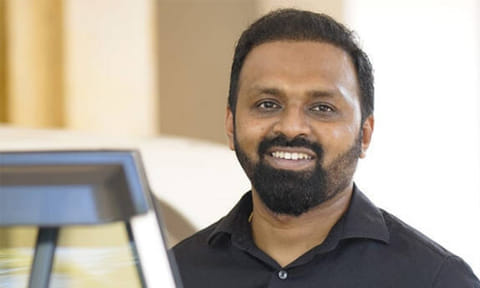 பள்ளி விடுமுறையா? இல்லையா? முகநூல் பக்கத்தில் கலெக்டரிடம் நேரடியாக கேட்ட மாணவர்கள்: சமூக வலைதளங்களில் வைரல்