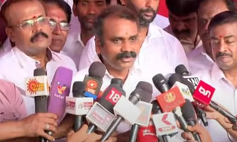 திமுக கவனத்தை வளர்ச்சியில் செலுத்த வேண்டும் மதுவில் செலுத்தக்கூடாது- எல்.முருகன்