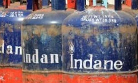 சென்னையில் கியாஸ் சிலிண்டர் விலை குறைப்பு