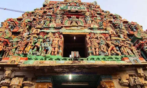 நுண்ணிய வியக்கவைக்கும் சிற்பங்களுடன் விளங்கும் ராமசாமி திருக்கோவில்