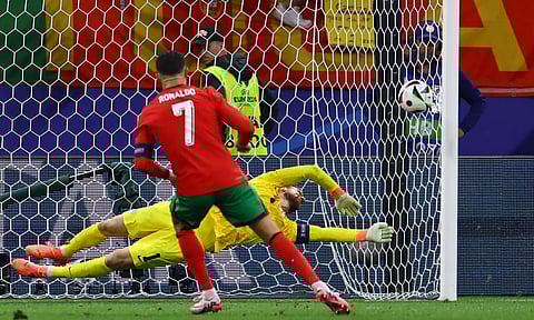 யூரோ கோப்பை: காலிறுதிக்கு முன்னேறியது ரொனால்டோவின் போர்ச்சுகல் அணி