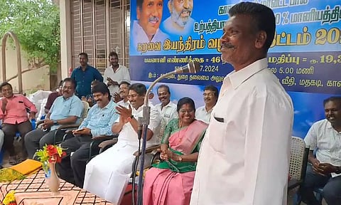 நாயுடன் சென்றால் மரியாதை: பால் தரும் மாட்டை பிடித்து சென்றால் அலட்சியமாக பார்க்கின்றனர்-  விவசாயி ஆதங்கம்
