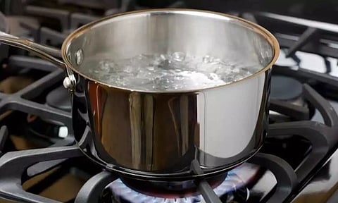 பொதுமக்கள் குடிநீரை நன்றாக காய்ச்சி குடிக்க வேண்டும்- சுகாதாரத்துறை அதிகாரிகள் அறிவுரை