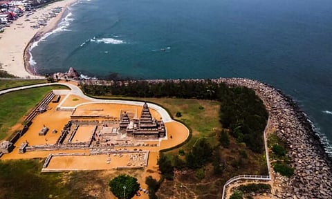 18 படிகள் கொண்ட மகாமகம் குளம்