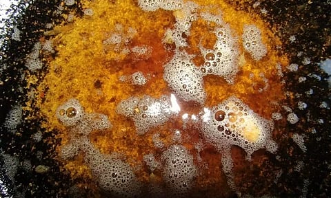 பழைய எண்ணெய் பயன்படுத்திய உணவகத்தின் உரிமம் ரத்து