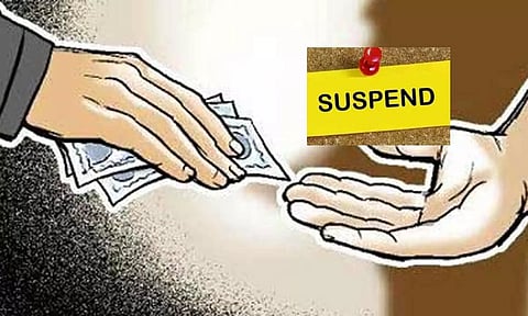 பெரம்பலூரில் லஞ்ச வழக்கில் கைதாகி தப்பி ஓடிய துணை தாசில்தார் சஸ்பெண்ட்