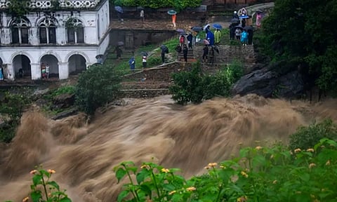 நேபாளத்தில் கனமழை- வெள்ளம், நிலச்சரிவில் சிக்கி 14 பேர் உயிரிழப்பு