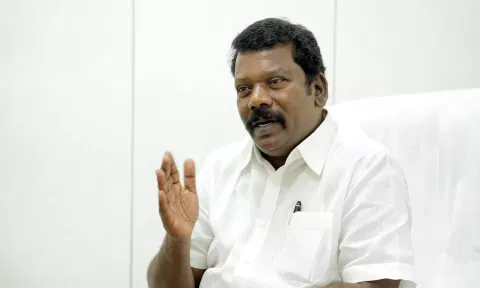 ரெயில்வேக்கு மீண்டும் தனி பட்ஜெட்டை நடைமுறைப்படுத்த வேண்டும்-செல்வபெருந்தகை