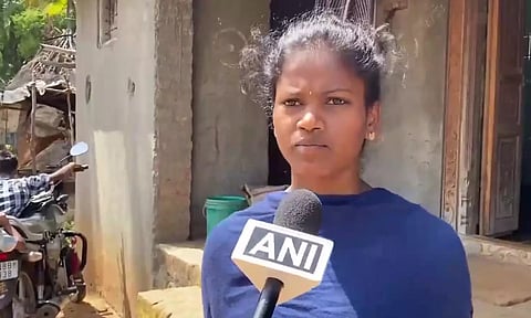 முதல்வர், தலைமை ஆசிரியருக்கு நன்றி- NIT சீட் பெற்ற பழங்குடியின மாணவி உருக்கம்