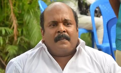 ஆறுமாதங்கள் வரை டார்க் ரூமில் தங்கியிருந்தேன் - இயக்குநர் சிங்கம்புலி