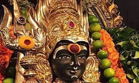 ஆடி மாதம் முழுவதும் அம்மனை வழிபட்டு அருள் பெற வேண்டுமா?