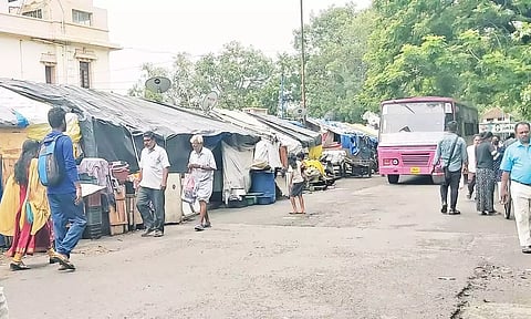 கணக்கெடுப்பு பணி தொடங்கியது: பாரிமுனையில் ரோட்டோரம் வசிப்பவர்களை இடமாற்றம் செய்ய முடிவு