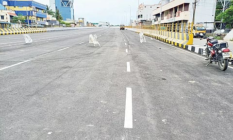 பணிகள் முடிந்து திறப்பு விழாவுக்கு காத்திருக்கும் பட்டாபிராம் ரெயில்வே மேம்பாலம்