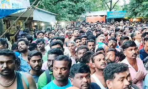 ஆடி பவுர்ணமி: சதுரகிரியில் ஆயிரக்கணக்கான பக்தர்கள் சாமி தரிசனம்