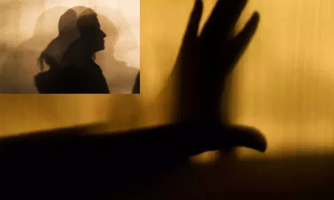 காருக்குள் பெண்  ஊழியர்களுக்கு பாலியல் வன்கொடுமை.. டைல்ஸ் கடை முதலாளிகள் கைது