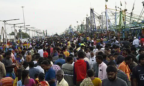 ஆடி மாதம்: காசிமேட்டில் மீன் விலை குறைந்தது