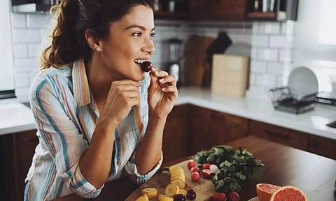 மன அழுத்தம் நீங்கி மகிழ்ச்சி அளிக்க உதவும் உணவுகள், பழக்கவழக்கங்கள்!