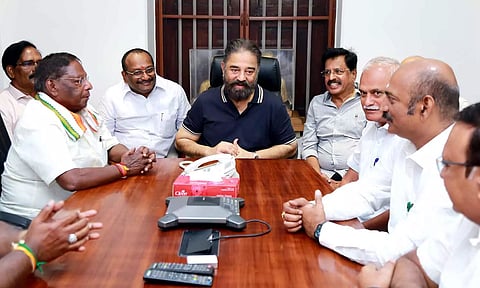 புதுச்சேரி காங்கிரஸ் நிர்வாகிகள் நடிகர் கமல், திருமாவளவனுடன் திடீர் சந்திப்பு