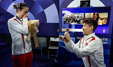 காதலே.. காதலே..! தங்கம் வென்ற வீராங்கனையிடம் காதலை சொன்ன சக வீரர்- பாரிஸ் ஒலிம்பிக்கில் சுவாரஸ்யம்