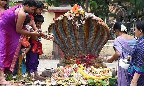 இன்று நாகசதுர்த்தி: நாகதோஷ பாதிப்பை நிவர்த்தி செய்யும் நாக சதுர்த்து வழிபாடு