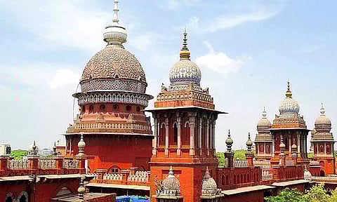 மாநகராட்சிக்கு எதிராக போராட்டம் நடத்த அதிமுகவுக்கு அனுமதி - உயர்நீதிமன்றம்