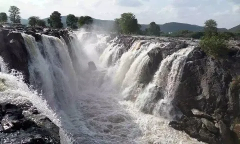 ஒகேனக்கல்லில் நீர்வரத்து 23 ஆயிரம் கனஅடியாக அதிகரிப்பு