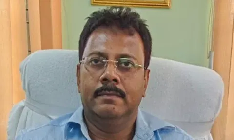 கொல்கத்தா பெண் மருத்துவர் கொலை விவகாரம் - கல்லூரி முதல்வர் ராஜினாமா