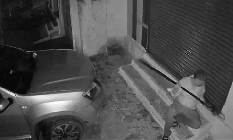 அடுத்தடுத்த கடைகளுக்குள் புகுந்து பணத்தை கொள்ளையடித்த மர்ம ஆசாமி