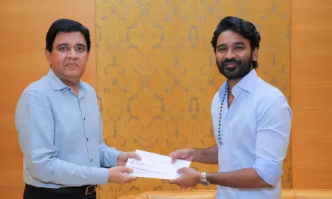 ராயனுக்கு பரிசளித்த கலாநிதி மாறன்