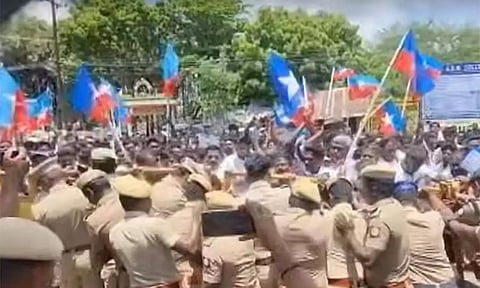 நாகையில் விசிகவினர், போலீசார் இடையே தள்ளுமுள்ளு