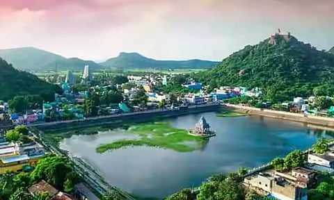 சங்கு தீர்த்தத்தில் 12 ஆண்டுக்கு ஒருமுறை பிறக்கும் சங்கு