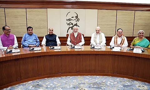 புதிய ஓய்வூதிய திட்டத்திற்கு மத்திய அரசு ஒப்புதல்- 2025 ஏப்ரலில் அமல்