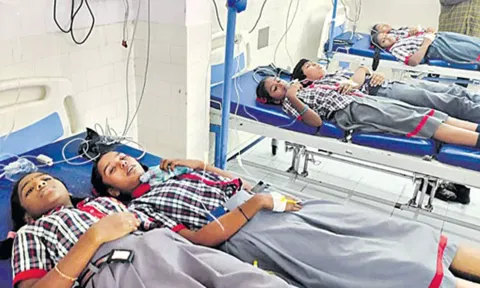 பள்ளி அறிவியல் ஆய்வகத்தில் விஷவாயு தாக்கி 25 மாணவர்கள் மயக்கம்