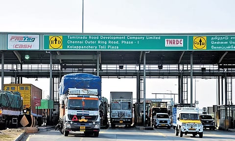 தமிழகத்தில் 25 சுங்கச்சாவடிகளில் கட்டணம் உயர்வு- வரும் 1ம் தேதி முதல் அமல்