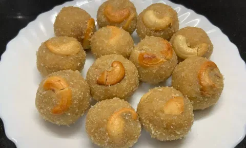 10 நிமிடத்தில் சுவையான அவல் லட்டு