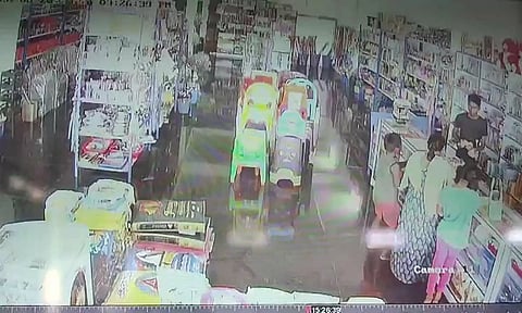 நிலஅதிர்வு- வீடுகள் குலுங்கியதால் பொதுமக்கள் அதிர்ச்சி