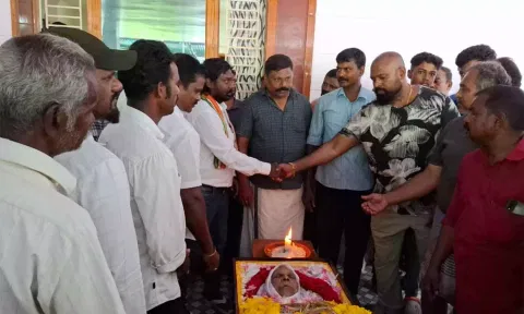 காங்கிரஸ் கமிட்டியின் செயலாளர் ராபின்சன் தாயார் மறைவு- விஜய் வசந்த் எம்.பி. அஞ்சலி