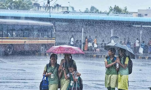 சேலம் மாவட்டத்தில் மழை நீடிப்பு... கெங்கவல்லி, தம்மம்பட்டியில் கொட்டிய கனமழை