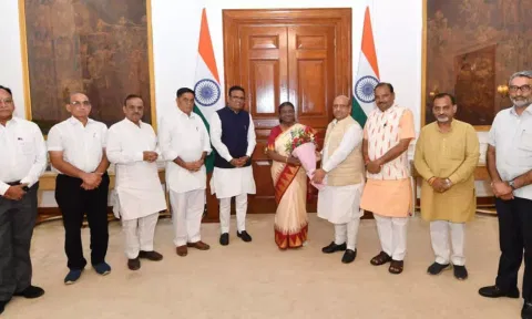 ஆம் ஆத்மி அரசை கலைக்க வேண்டும்: ஜனாதிபதியிடம் பாஜக எம்.எல்.ஏ.க்கள் கோரிக்கை