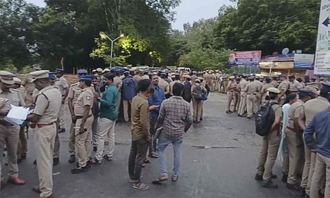 பொத்தேரியில் கஞ்சா வேட்டை - 500க்கு மேற்பட்ட போலீசார் அதிரடி சோதனை