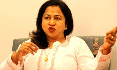 கேரவன்களில் ரகசிய கேமரா- ராதிகா