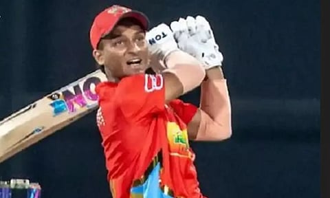 டி20 கிரிக்கெட்டில் அதிக சிக்சர்கள்: கிறிஸ் கெயில் சாதனையை முறியடித்த பதோனி