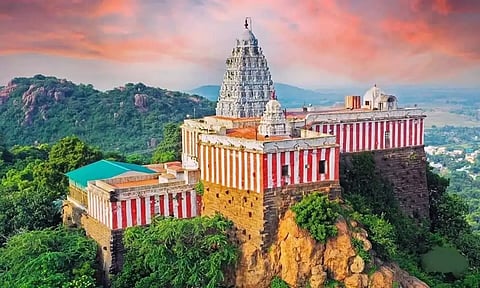 கழுகுகளால் வணங்கப்பட்ட வேதகிரீஸ்வரர்!