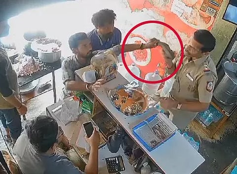 ஓட்டல் உரிமையாளரை ஷூவை கழட்டி அடிக்க பாய்ந்த சிறப்பு காவல் ஆய்வாளர் பணியிடை நீக்கம்