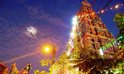 பிரம்மாண்டமாக அமைக்கப்பட்ட ஏழுநிலை இராஜகோபுரம்