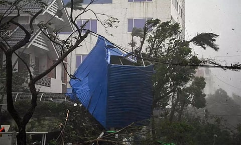 வியட்நாமை உலுக்கிய சூறாவளி புயல்: 21 பேர் பரிதாப பலி